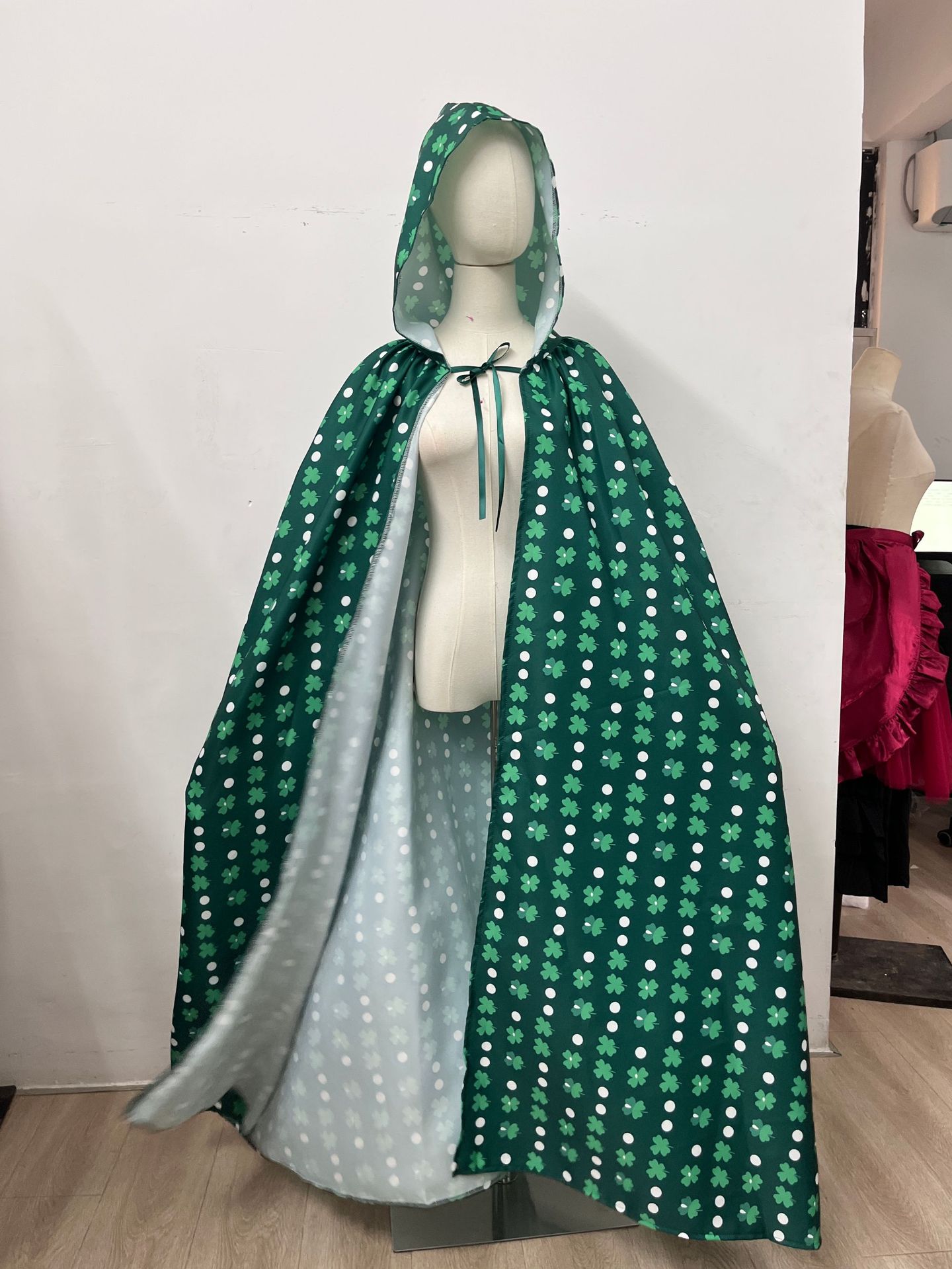 2026 New Arrival Unisex St. Patricks Day Hooded Cloak Shamrock Print Long Cape